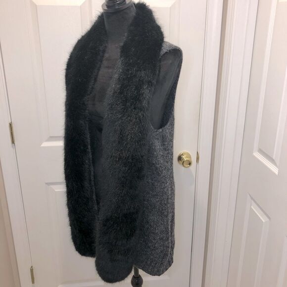Steve Madden fur lined long sweater vest with pockets - Picture 1 of 14